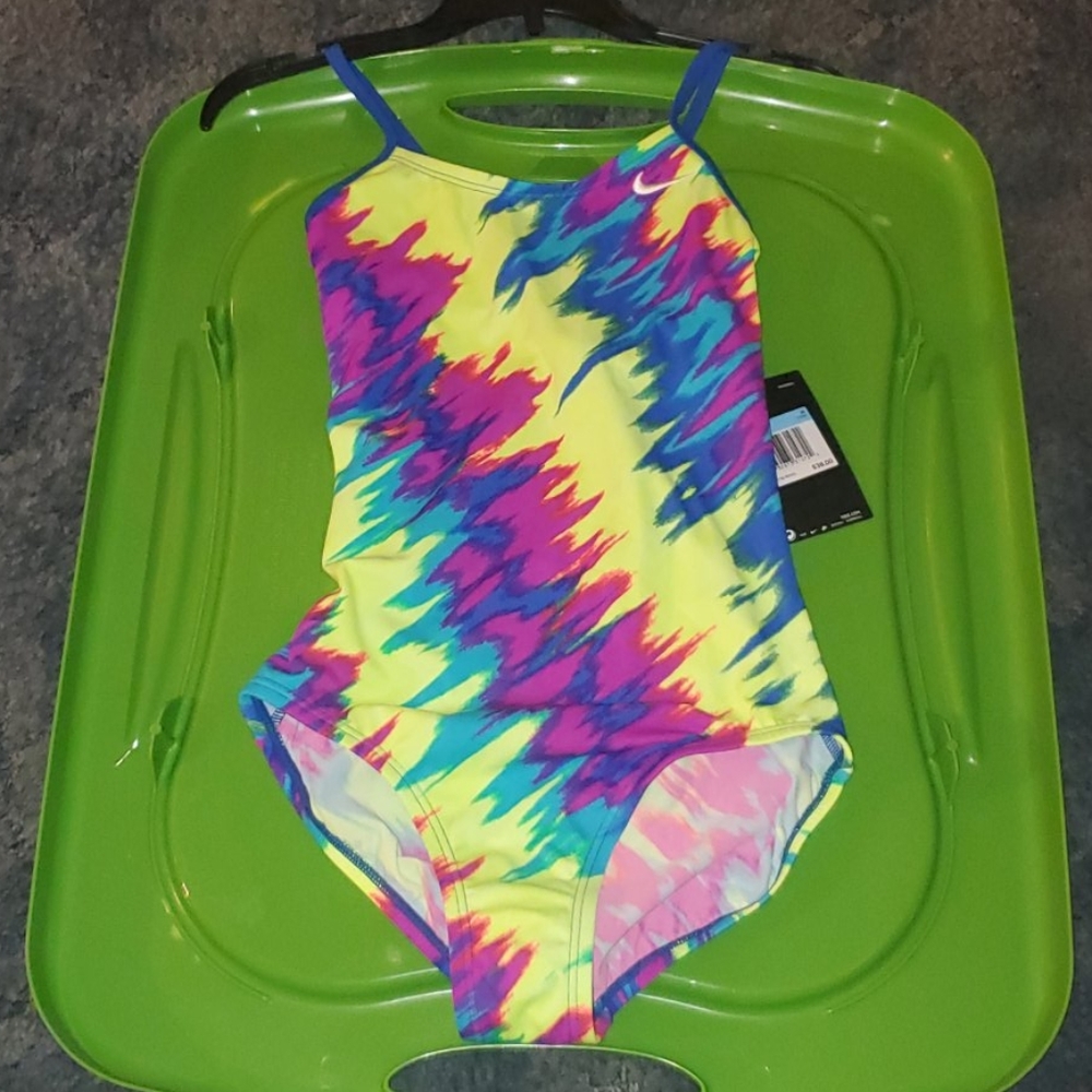 GIRLS NIKE SWIMSUIT